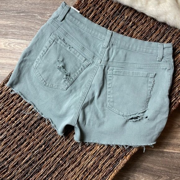 Vintage Gloria Vanderbilt Reworked Distressed Olive 🫒 Jean Shorta - Picture 2 of 2